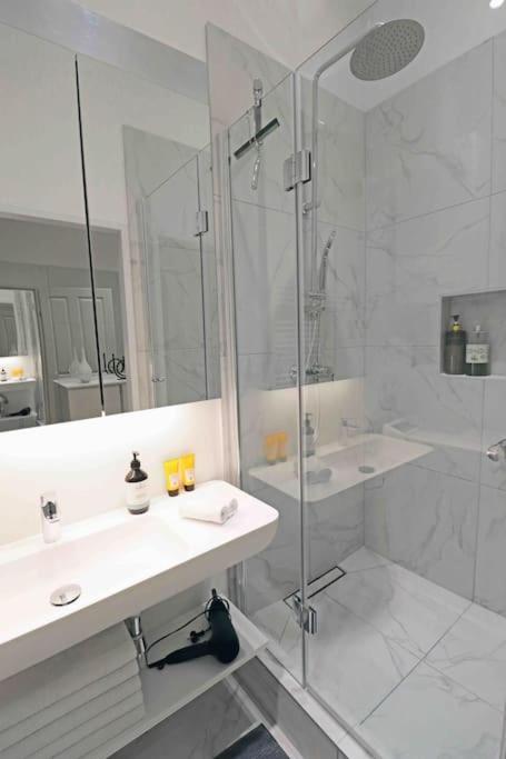 Smart Apt Mit Balkon Am Augarten Park Naehe Zentrum Βιέννη Εξωτερικό φωτογραφία
